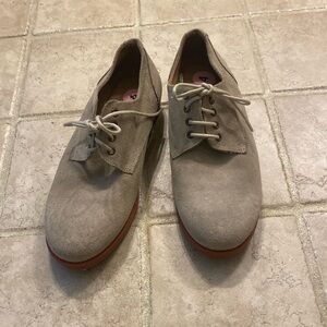 Boys Vince Camuto Shoes size 4